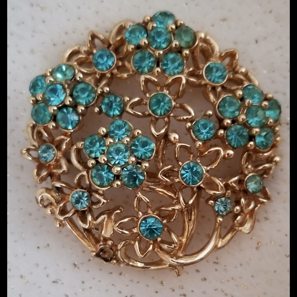 Beatuiful Vintage brooch pin teal crystals & gold